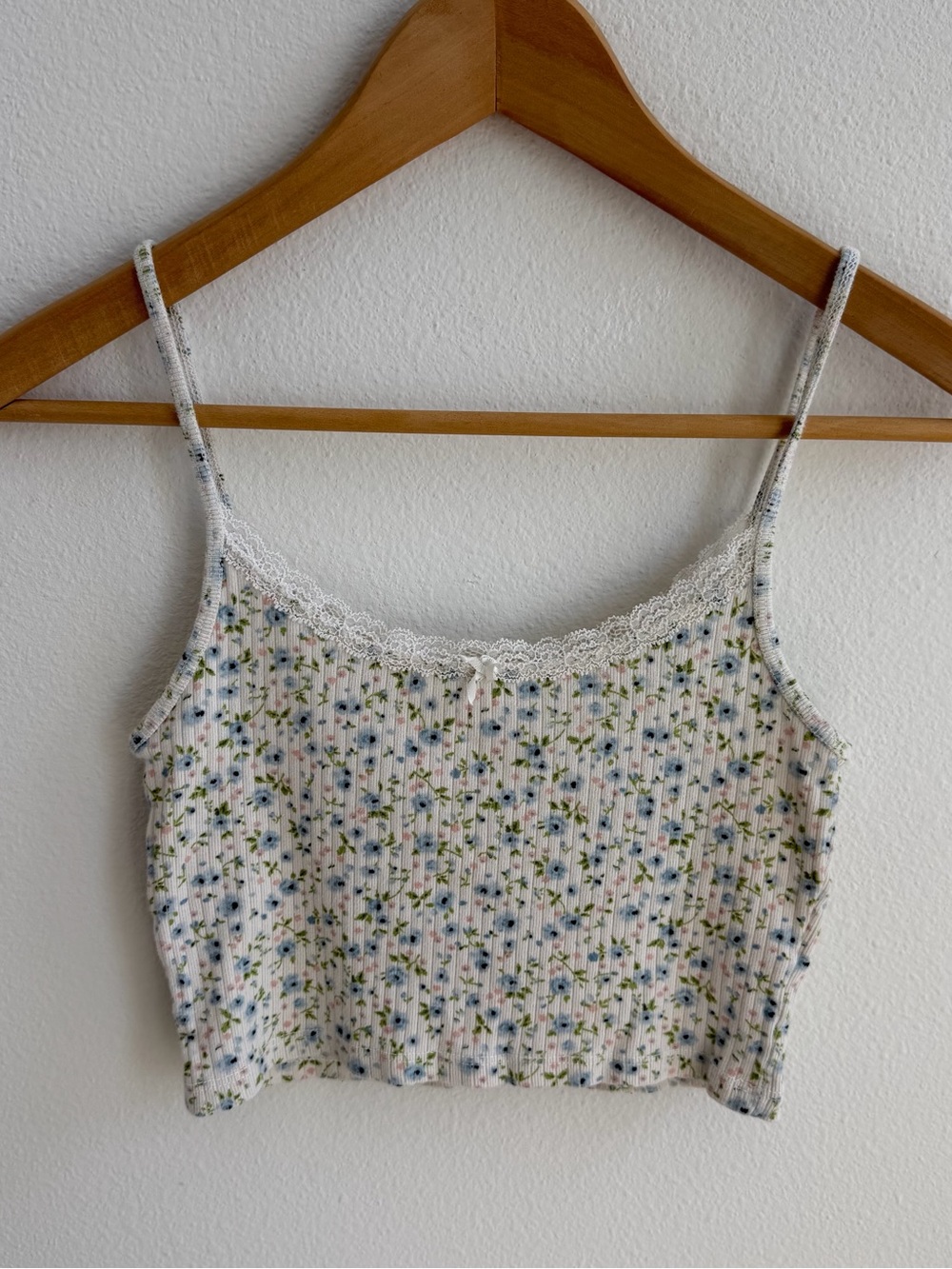 John Galt Brandy Melville Floral Lace Cami Tank Top Blue Pink